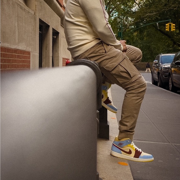 Meet your Posher, Nico - Picture 2 of 7